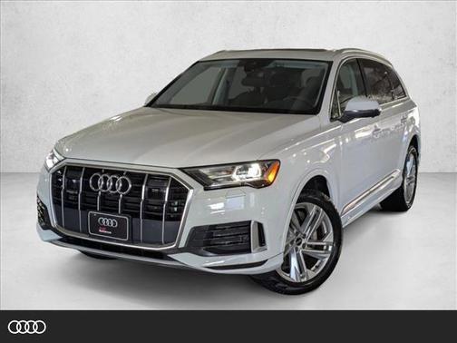 2022 Audi Q7 45 Premium Plus