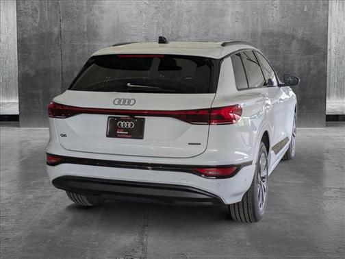 2025 Audi Q6 e-tron Premium quattro