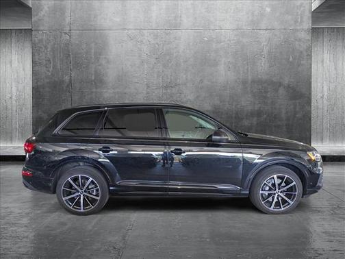 2023 Audi Q7 55 Premium Plus