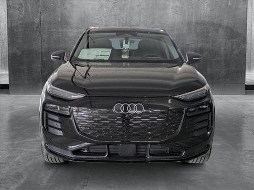 2025 Audi Q6 e-tron Premium Plus quattro