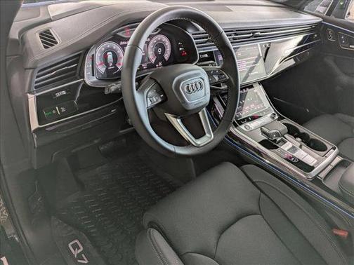 2025 Audi Q7 55 Prestige