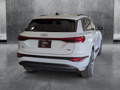 2025 Audi Q6 e-tron Premium Plus quattro