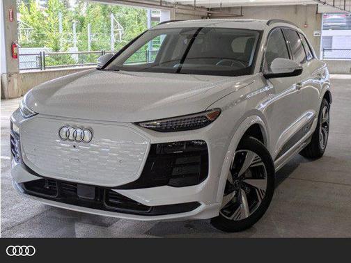 2025 Audi Q6 e-tron Premium Plus quattro