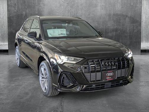 2025 Audi Q3 Premium 45 TFSI S line quattro Tiptronic