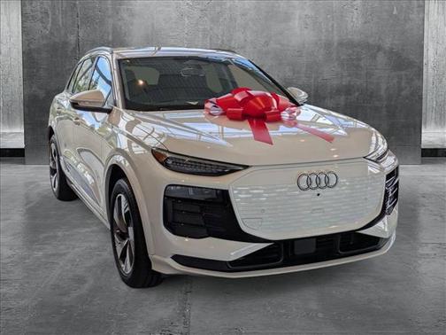 2025 Audi Q6 e-tron Premium Plus quattro