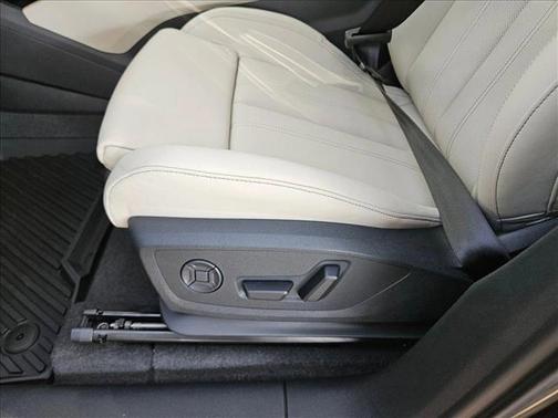 2025 Audi Q6 e-tron Premium Plus quattro