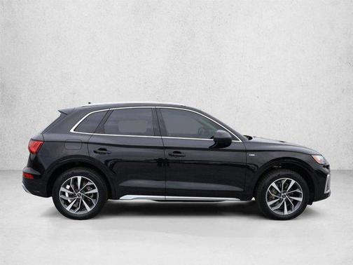 Mythos Black Metallic 2022 Audi Q5 45 S line Premium Plus