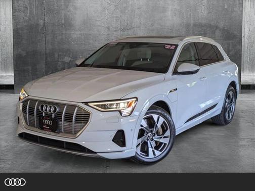 2022 Audi e-tron Premium Plus
