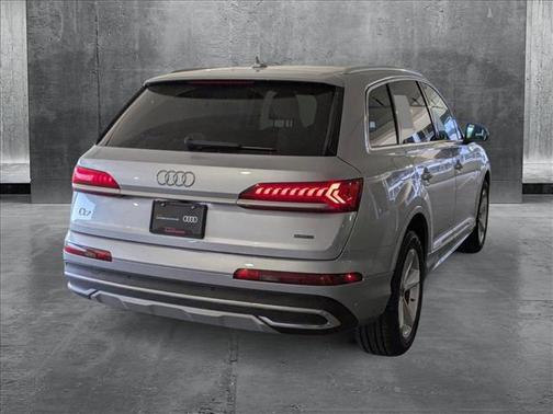 2022 Audi Q7 55 Premium