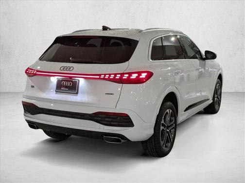 2025 Audi Q5 Premium TFSI quattro S tronic