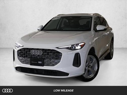 Glacier White Metallic 2025 Audi Q5 Premium Plus TFSI quattro S tronic