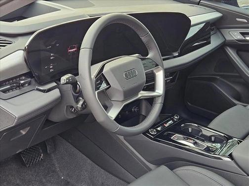 2025 Audi Q6 e-tron Premium Plus quattro