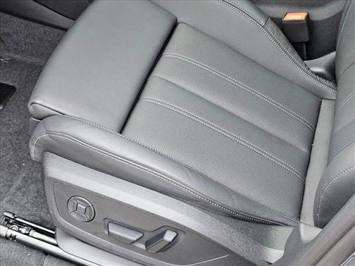 2025 Audi Q6 e-tron Premium Plus quattro