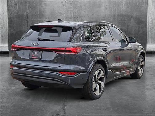 2025 Audi Q6 e-tron Premium Plus quattro
