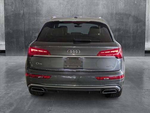 2022 Audi Q5 45 S line Premium