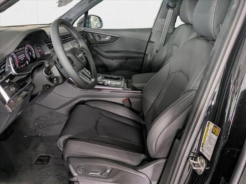 2025 Audi Q7 55 Prestige