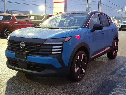 2025 Nissan Kicks SR
