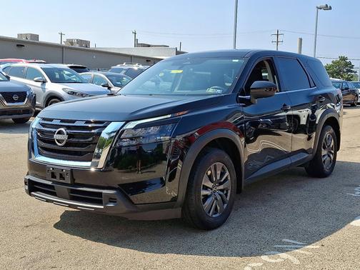 2024 Nissan Pathfinder S