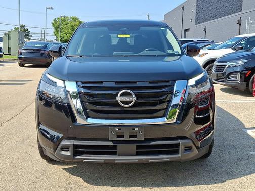 2024 Nissan Pathfinder S