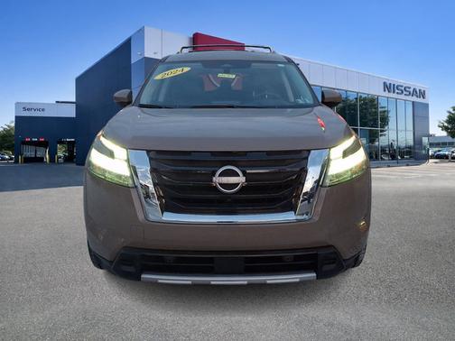 2024 Nissan Pathfinder Platinum