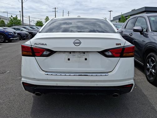 White 2023 Nissan Altima 2.5 SR