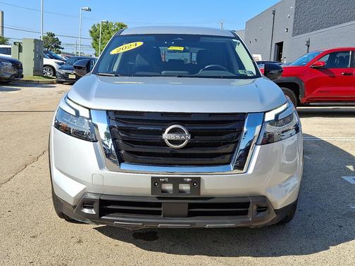 2024 Nissan Pathfinder S