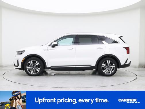 White 2023 Kia Sorento Hybrid SX Prestige