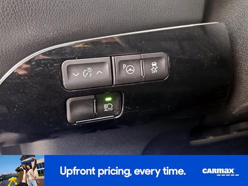 2019 Toyota Prius LE