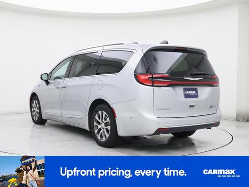 Silver 2023 Chrysler Pacifica Hybrid Pinnacle