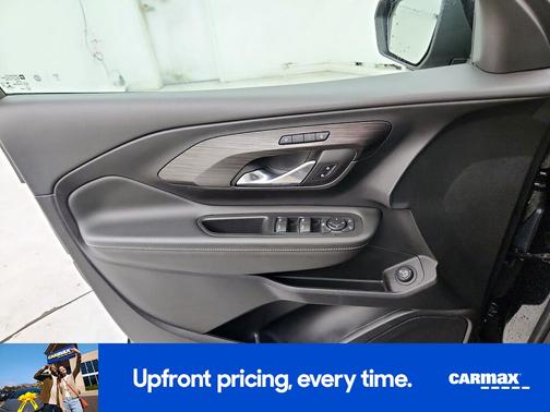 Black 2022 GMC Terrain SLT