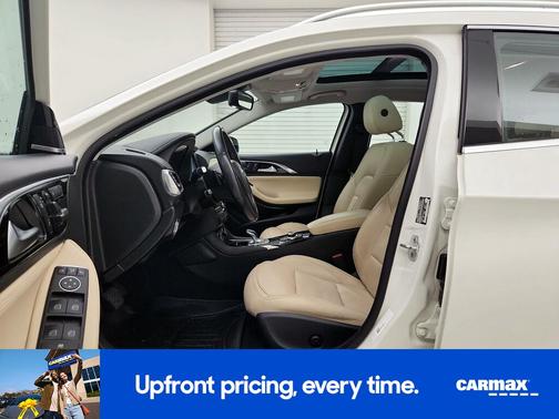 2018 INFINITI QX30 Premium