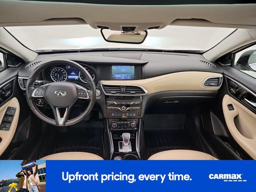 2018 INFINITI QX30 Premium