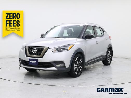 Silver 2020 Nissan Kicks SR