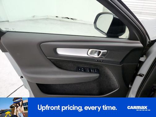 2024 Volvo XC40 B5 Core Bright Theme