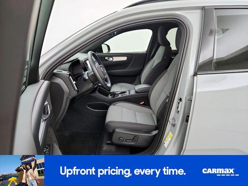 2024 Volvo XC40 B5 Core Bright Theme