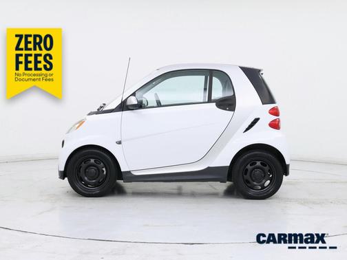 White 2014 smart ForTwo Pure