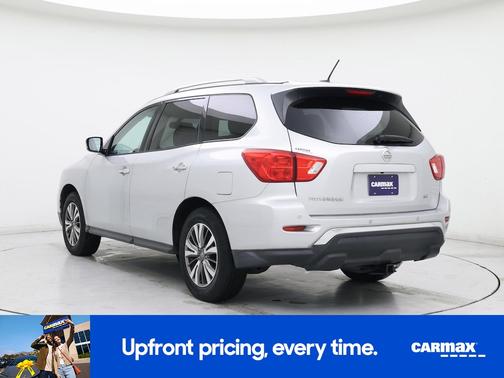 2017 Nissan Pathfinder SV