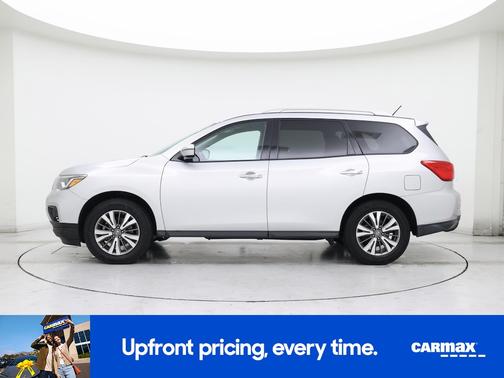 2017 Nissan Pathfinder SV