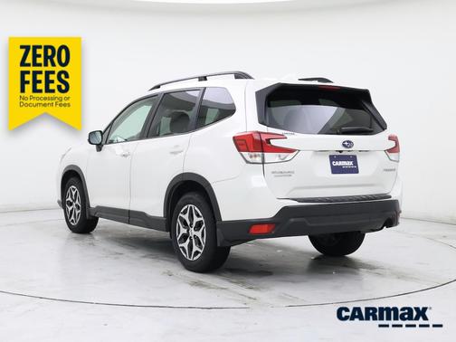 White 2019 Subaru Forester 2.5I Premium