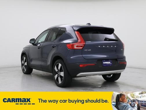 2021 Volvo XC40 T5 Momentum