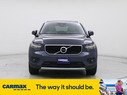 2021 Volvo XC40 T5 Momentum