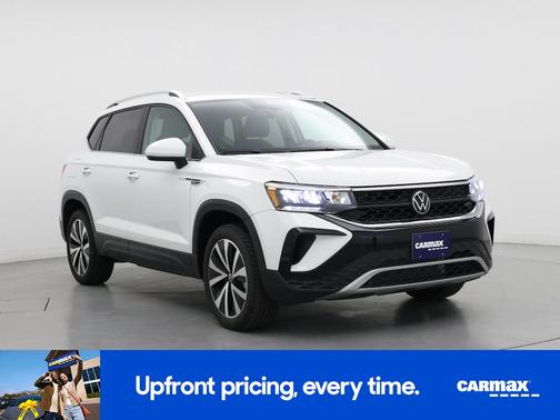 White 2024 Volkswagen Taos SE