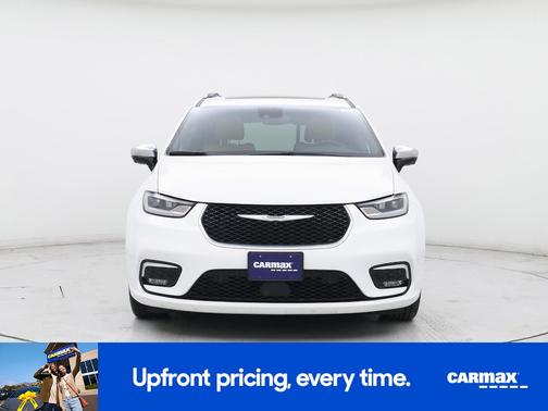 White 2023 Chrysler Pacifica Hybrid Pinnacle