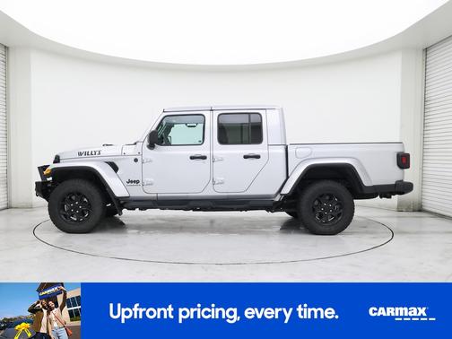 Silver 2023 Jeep Gladiator Willy's