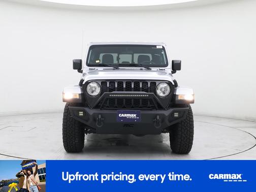 Silver 2023 Jeep Gladiator Willy's