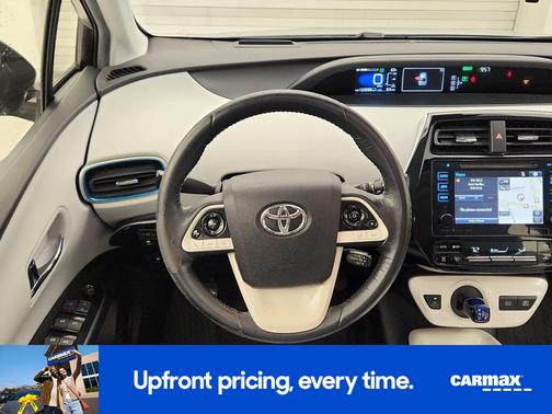 Green 2016 Toyota Prius Three