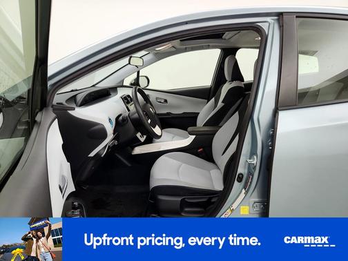 Green 2016 Toyota Prius Three