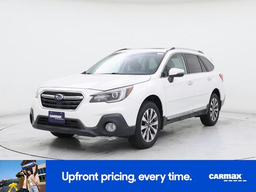 White 2018 Subaru Outback 3.6R Touring