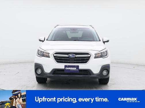 White 2018 Subaru Outback 3.6R Touring