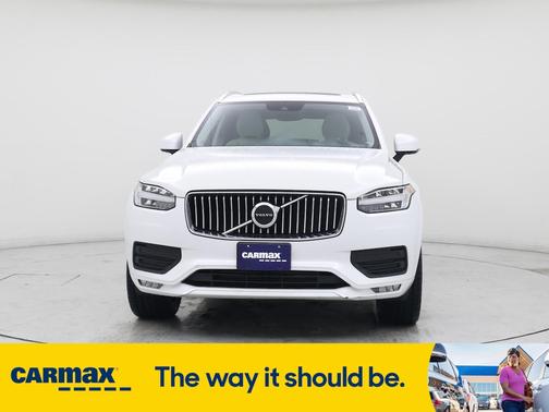 2020 Volvo XC90 T6 Momentum